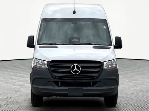 Used 2025 Mercedes-Benz Sprinter 2500 image 2