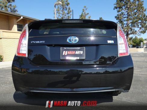 Used 2014 Toyota Prius Four w/ Solar Roof Package FWD image 10