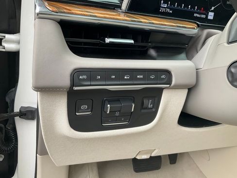 Certified 2024 Cadillac Escalade Sport Platinum image 10