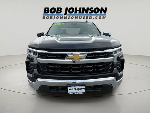 Used 2023 Chevrolet Silverado 1500 LT AWD/4WD image 9