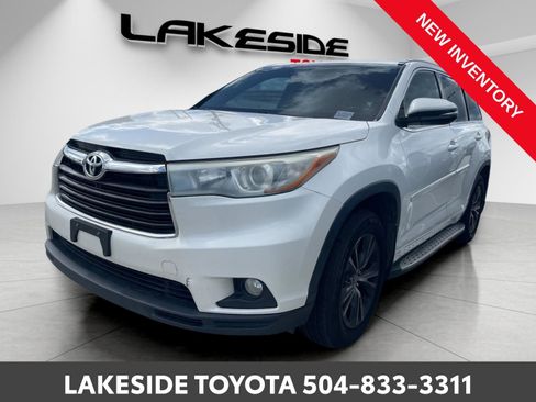 Used 2016 Toyota Highlander XLE image 3