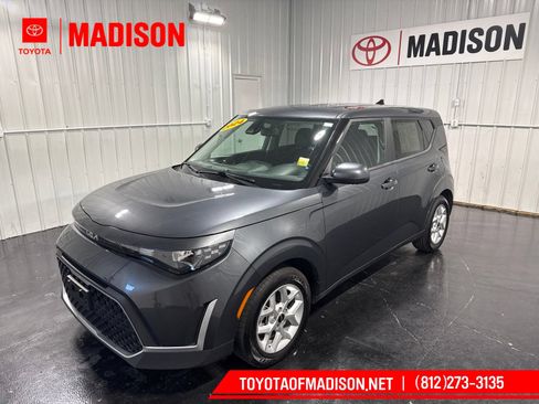 Used 2024 Kia Soul LX w/ Option Group 015 FWD image 1