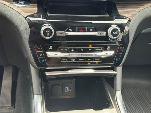 Used 2021 Ford Explorer Limited w/ Equipment Group 301A image 22