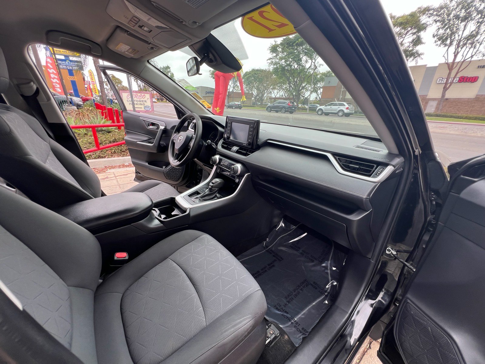 Used 2021 Toyota RAV4 XLE FWD image 28