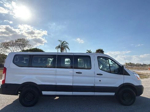 Used 2017 Ford Transit 350 XLT RWD image 6