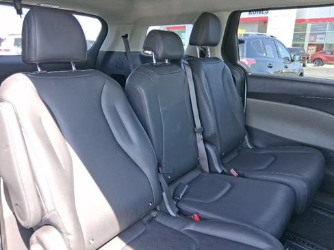 Used 2026 Kia Carnival FWD image 15