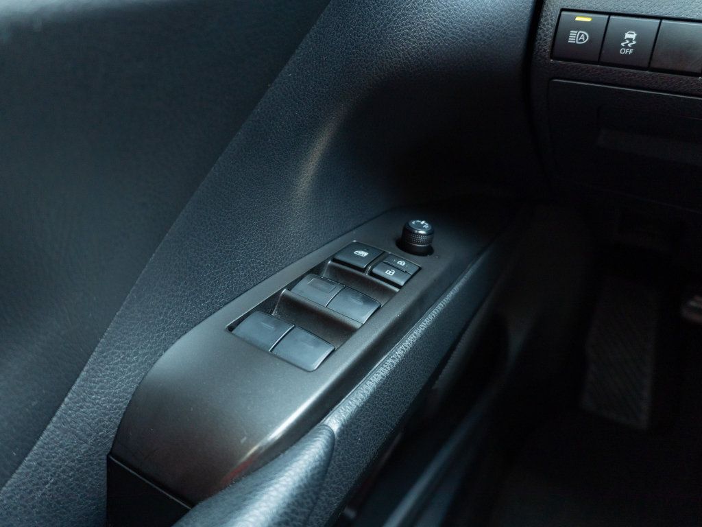 Used 2024 Toyota Camry SE FWD image 28