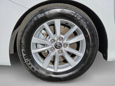 Used 2025 Toyota Camry LE image 23