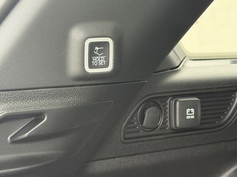 New 2026 Jeep Grand Cherokee Altitude image 17