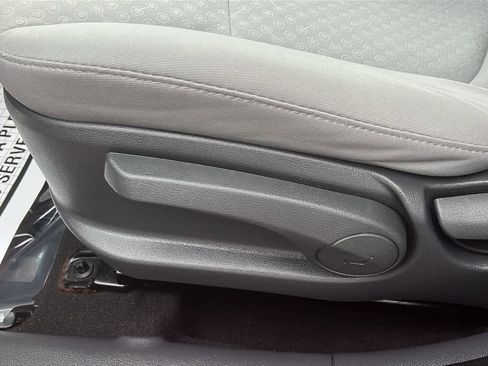 Used 2014 Hyundai Accent SE image 21