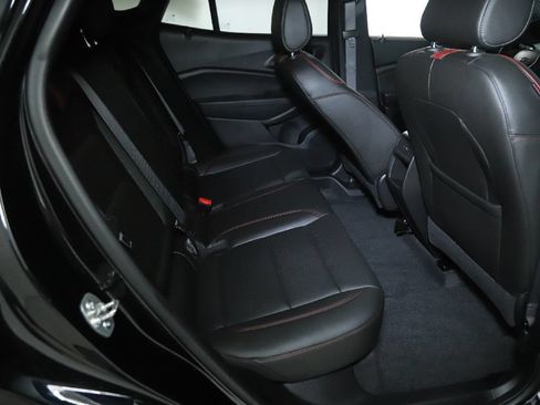 Used 2025 Chevrolet Trax RS w/ Sunroof Package FWD image 32