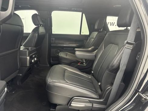 Used 2019 Ford Expedition Limited w/ Equipment Group 302A AWD/4WD image 30