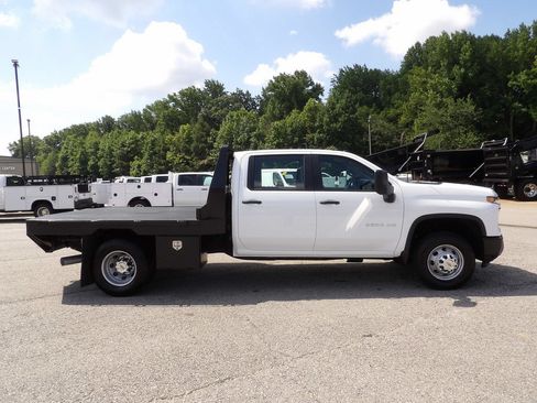 Used 2025 Chevrolet Silverado 3500 W/T AWD/4WD image 9