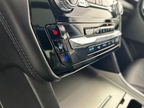 Used 2023 Ford Explorer Platinum w/ Technology Package AWD/4WD image 21