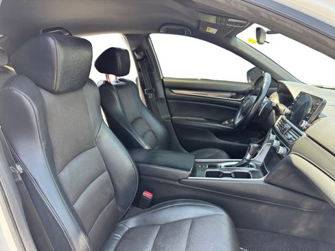 Used 2018 Honda Accord Sport image 15