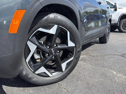Used 2024 Kia Seltos EX FWD image 6