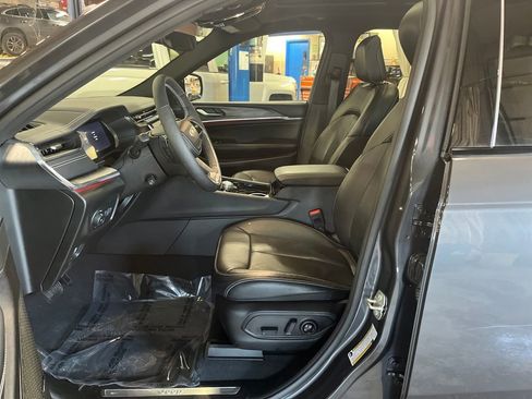 Used 2023 Jeep Grand Cherokee Overland image 9