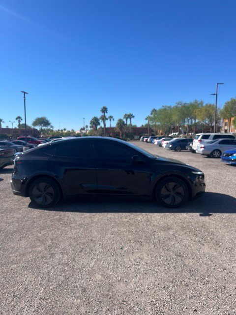Used 2026 Tesla Model Y Long Range RWD image 4
