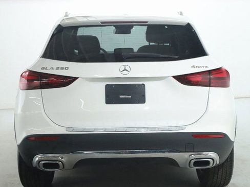 Used 2025 Mercedes-Benz GLA 250 4MATIC image 41