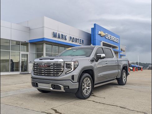 Used 2024 GMC Sierra 1500 Denali w/ Technology Package AWD/4WD image 1