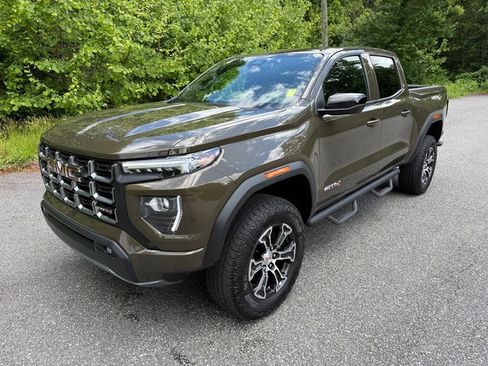 Used 2025 GMC Canyon AT4 AWD/4WD image 2
