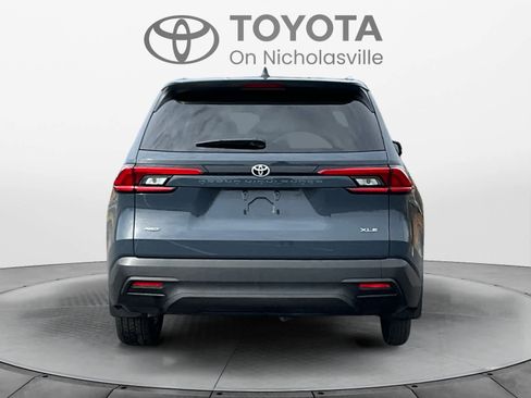 Used 2024 Toyota Grand Highlander XLE image 5