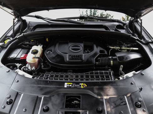 Used 2023 Jeep Grand Cherokee L Overland AWD/4WD image 7