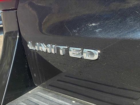 Used 2023 Ford Expedition Limited image 17