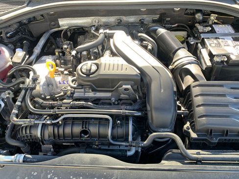 Used 2025 Volkswagen Jetta SE image 31