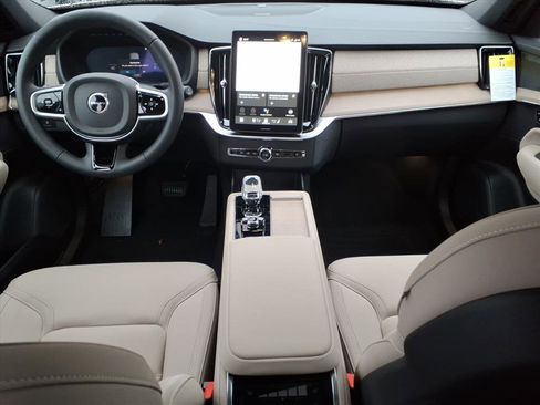New 2026 Volvo XC90 T8 Plus w/ Protection Package Premier image 11