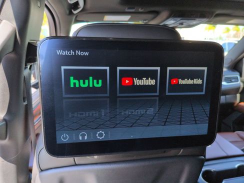 Used 2024 GMC Yukon Denali Ultimate AWD/4WD image 28