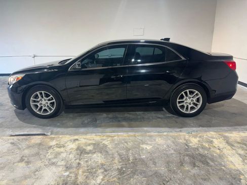 Used 2016 Chevrolet Malibu LT w/ Power Convenience Package image 4