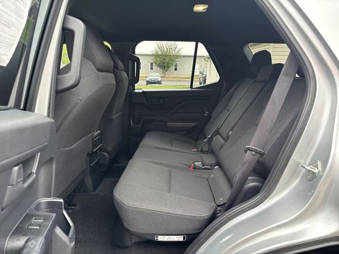 Used 2025 Toyota 4Runner SR5 AWD/4WD image 14