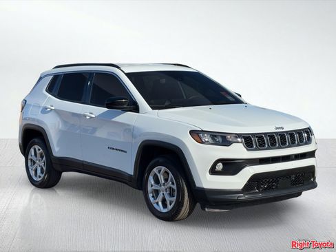 Used 2024 Jeep Compass Latitude image 7