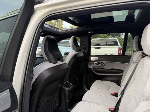 Used 2022 Volvo XC90 T8 Inscription w/ Advanced Package AWD/4WD image 12