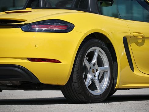 Certified 2024 Porsche 718 Boxster RWD image 23