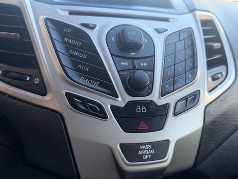 Used 2013 Ford Fiesta Titanium FWD image 16