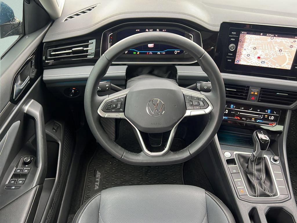 Used 2025 Volkswagen Jetta SEL FWD image 18