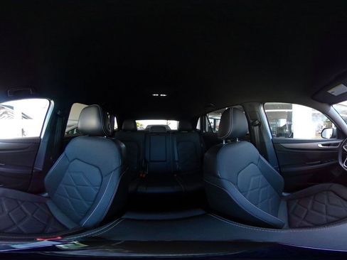 Used 2025 Volkswagen Atlas Cross Sport SE image 43