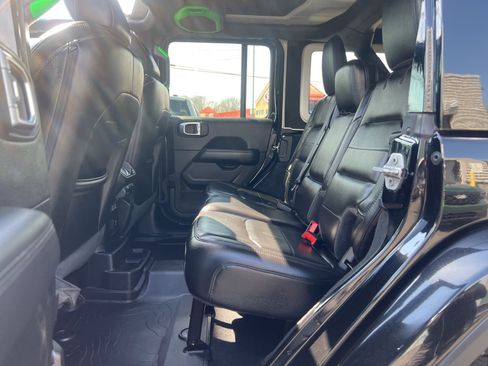 Used 2020 Jeep Wrangler Unlimited Sahara image 46