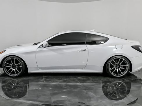 Used 2015 Hyundai Genesis 3.8 image 7