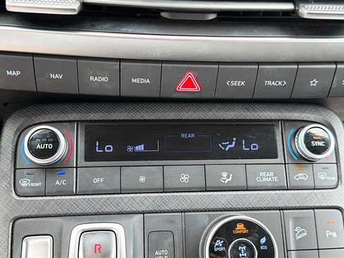 Used 2024 Hyundai Palisade Limited AWD/4WD image 36