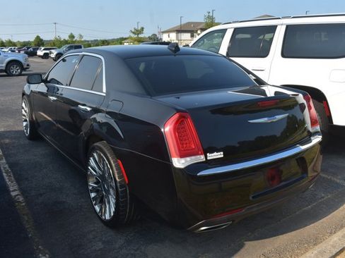 Used 2019 Chrysler 300 Touring L w/ Quick Order Package 22F RWD image 5