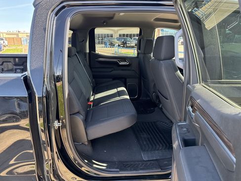 Used 2022 Chevrolet Silverado 1500 LT w/ Z71 Off-Road Package image 11