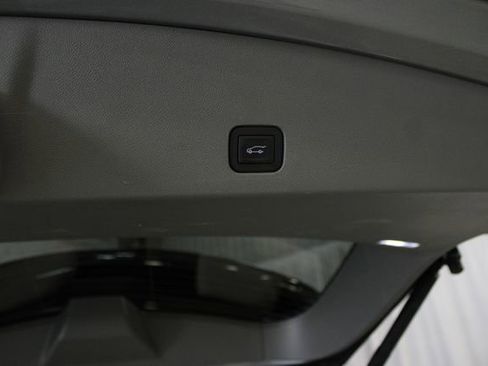 Certified 2025 Cadillac XT6 Premium Luxury AWD/4WD image 35