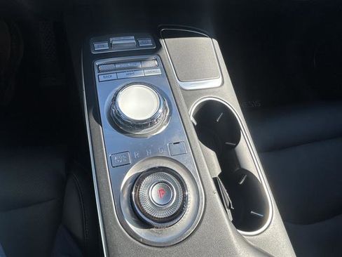 Used 2025 Genesis GV70 2.5T image 17