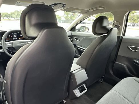 New 2025 Kia K4 LX image 23