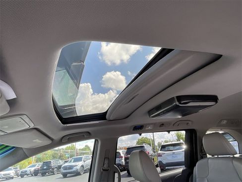 Used 2011 Honda Odyssey EX-L image 9