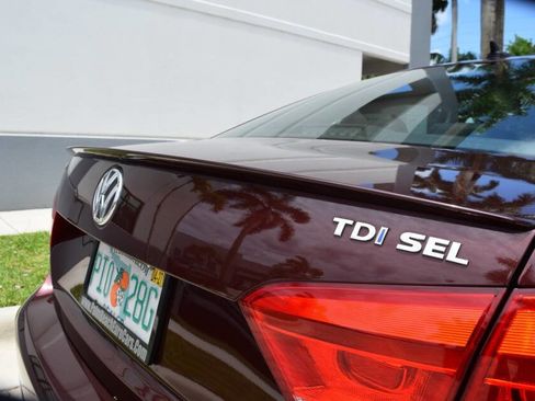 Used 2013 Volkswagen Passat TDI SEL Premium FWD image 19