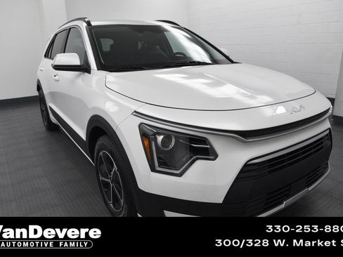 Used 2023 Kia Niro EX image 1